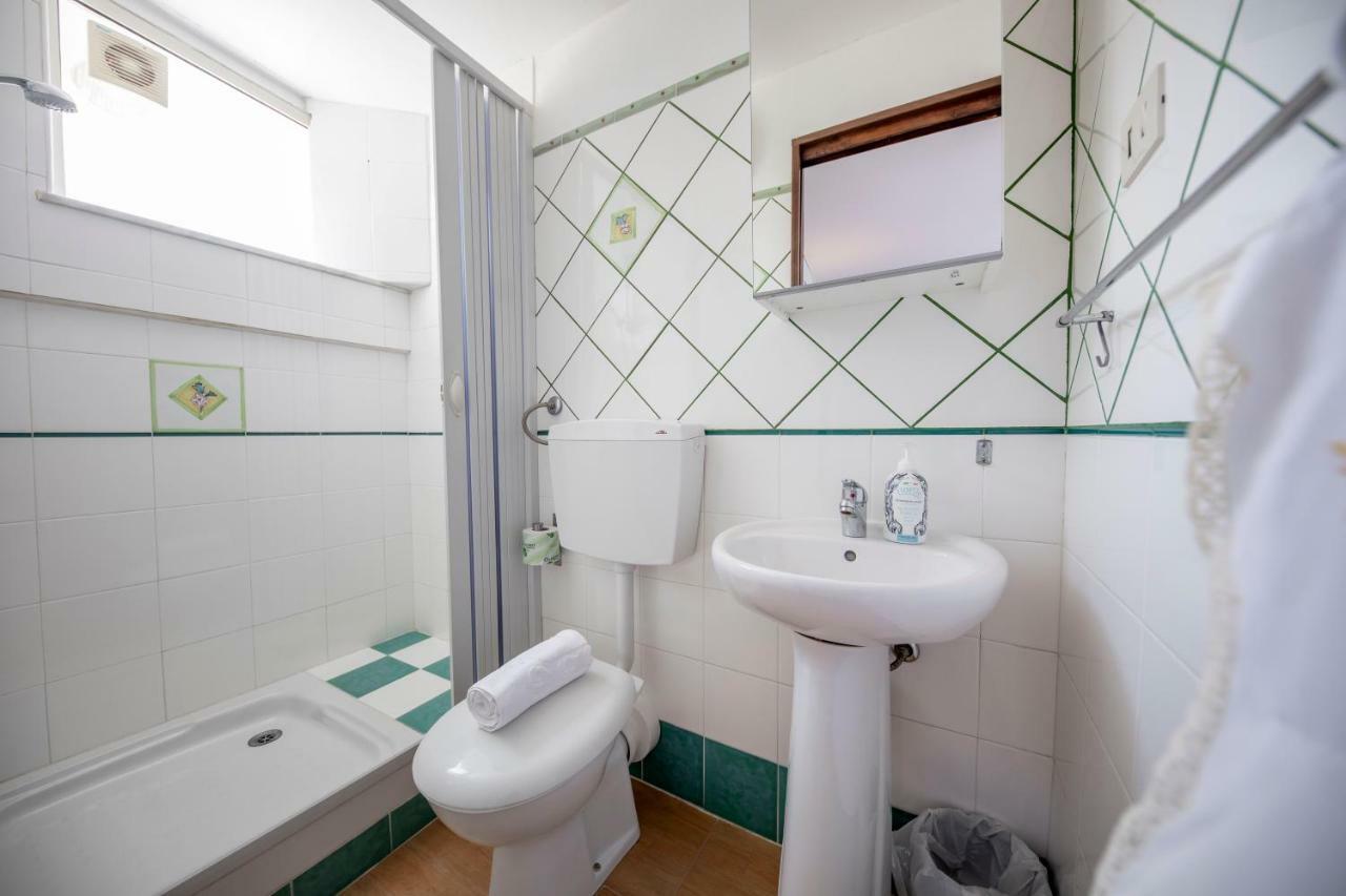 Blue Coral Apartment เชฟาลู ภายนอก รูปภาพ